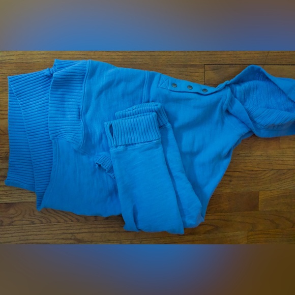 FP Movement by Free People Tops - Free People Movement Cropped Over-sized Hoodie